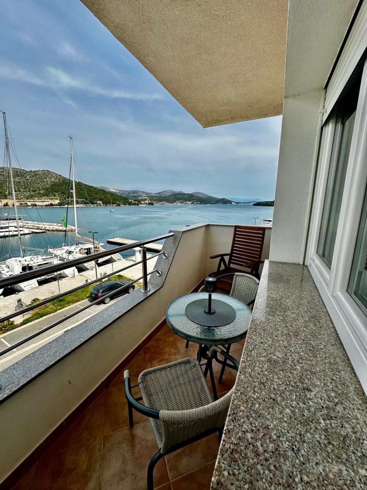 Apartman & Rooms Draga Marina Exterior photo